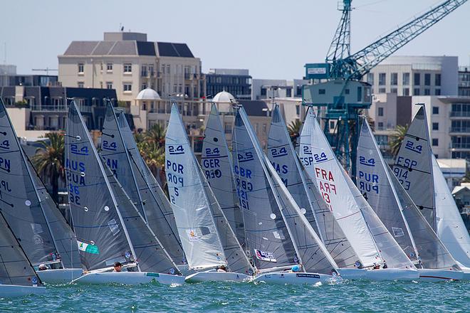 The 2.4M fleet get away - Para World Championships 2015 © Teri Dodds http://www.teridodds.com