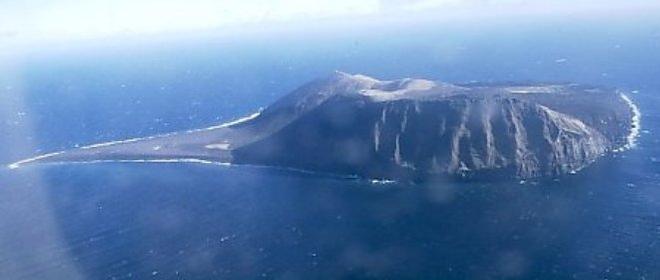 Surtsey in 1999 © Wikimedia Commons