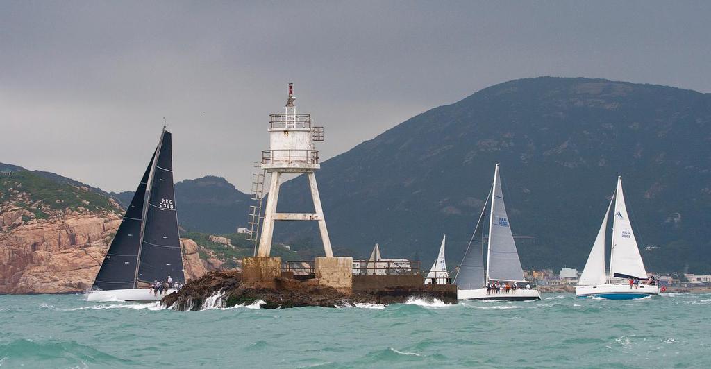 ATI15 0375 - Marriott Rewards Around the Island Race 2015 ©  RHKYC/Guy Nowell http://www.guynowell.com/