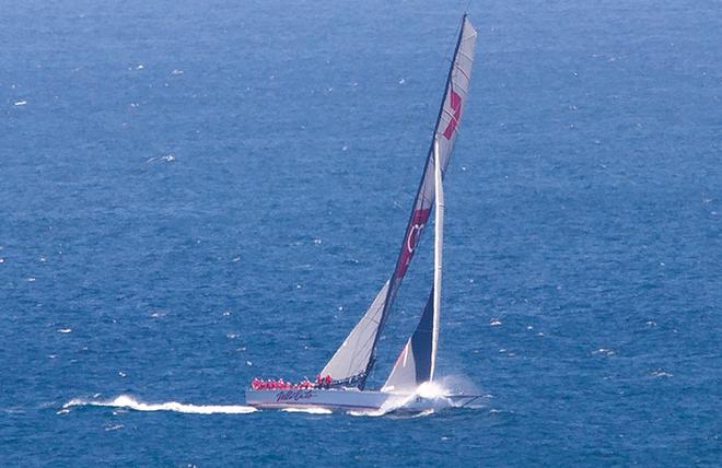 Wild Oats XI reaching through the Heads © Crosbie Lorimer http://www.crosbielorimer.com