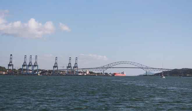 Bridge of the Americas - Pacific Side © Annika Fredriksson