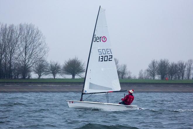 Karl Thorne enjoying reaching in his '7' at the Oxford Blue - RS Aero UK Winter Series © Tim Olin