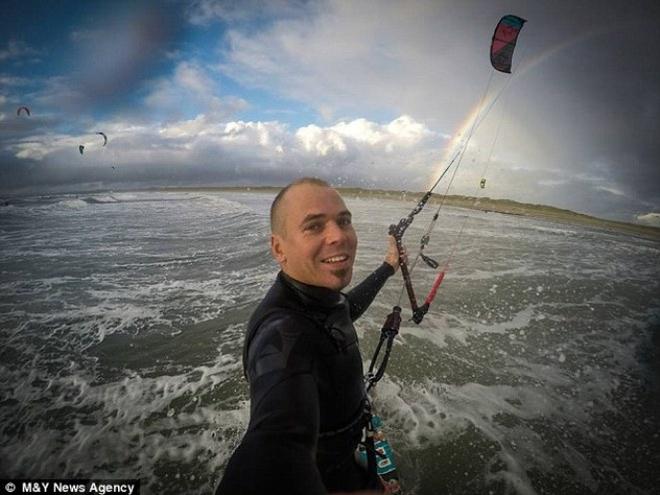 Lewis, who brands himself as the voice of kitesurfing, had reached the semi-finals of the Red Bull competition © M&Y News Agency