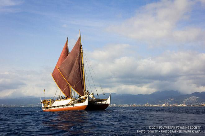 This is the Hokule'a, a working replica of a traditional Hawaiian voyaging canoe. © Kaipo Ki' Aha