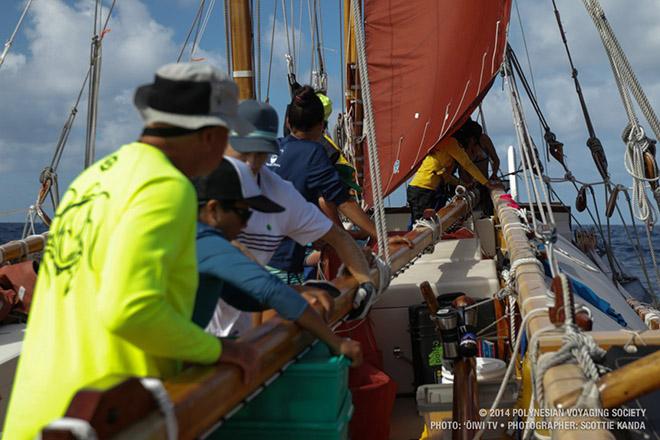 Today, young people study wayfaring as a means of reconnecting with their heritage. Baybayan says it's easier than it sounds. © Scittie Kanda