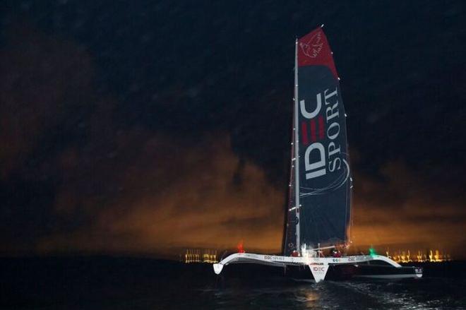 IDEC SPORT completes the adventure after 47 days, 14 hours and 47 minutes - 2015 Jules Verne Trophy © Jean-Marie Liot / DPPI / IDEC http://www.trimaran-idec.com/