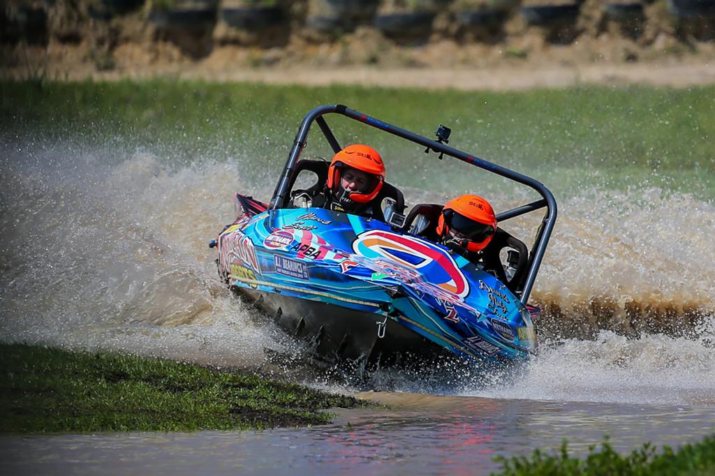 Two-time Australian Unlimited Superboat champion and one of New Zealand's greatest Jetsprint exports, Daryl Hutton © Russell Puckeridge