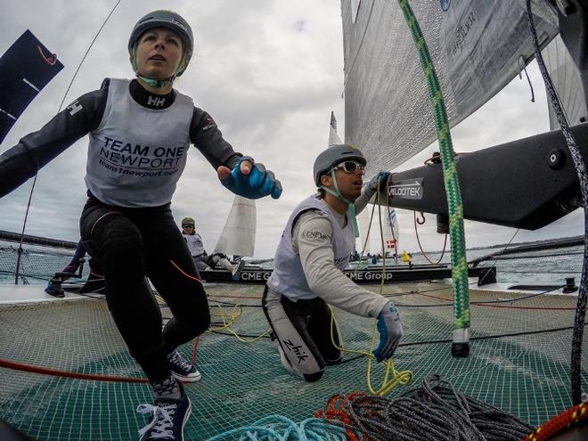 Fast paced action on Team Magenta 32 © Jen Edney Photography / M32 Series