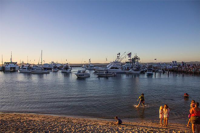 Many come to see the event, but the water held its own attraction for these children. - 2016 NSWGFA Interclub Championship ©  John Curnow