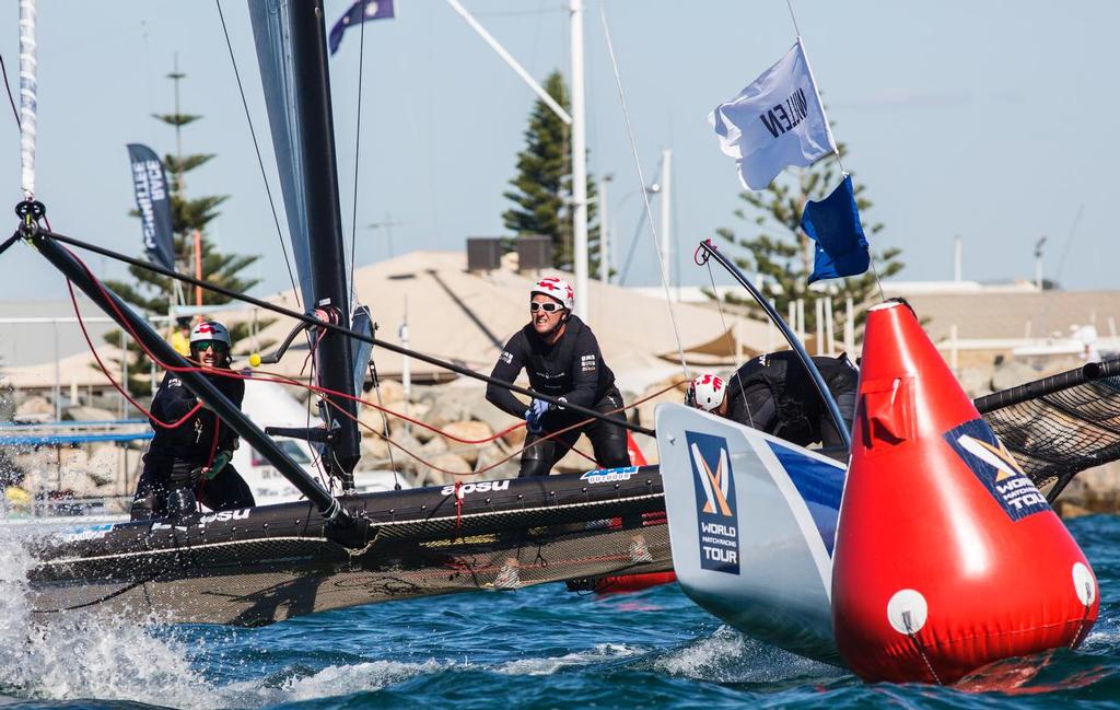 A tight mark rounding from Wallen. WMRT Fremantle 2016. © Guy Nowell http://www.guynowell.com