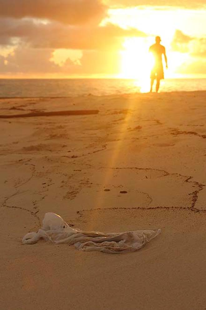 Plastic Bag Man Thommo © Annika Thomson