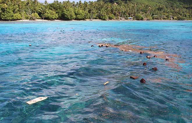 Plastic pollution surrounded us © Annika Thomson