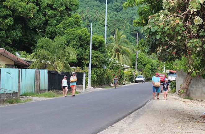Walking the streets of Bora Bora © Annika Thomson