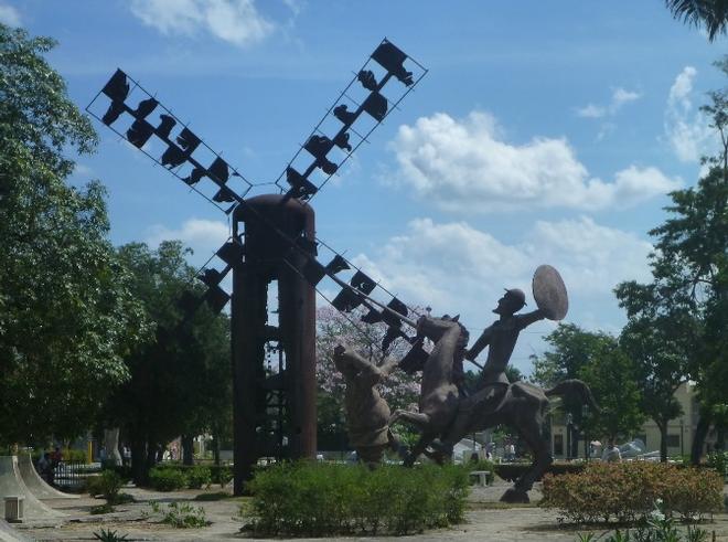 Don Quixote sculpture in Hoguin © SV Taipan