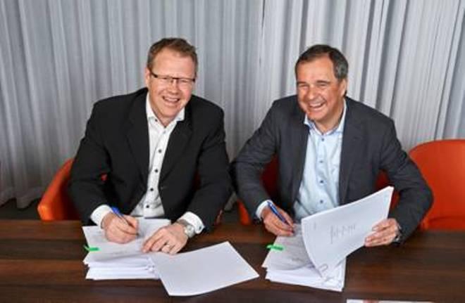 Per Landegren, CEO of Humphree, left, and Björn Ingemanson, president of Volvo Penta © Volvo Penta