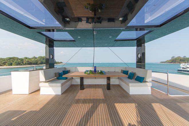 Spacious flybridge © Sunreef Yachts