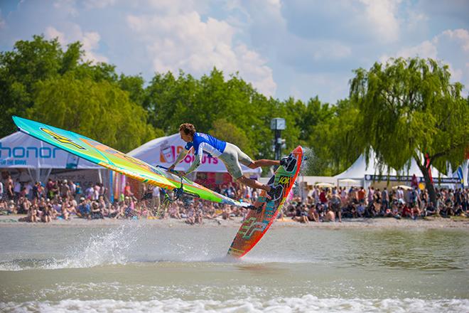 Steven Van Broeckhoven in the qualification round - 2016 Chiemsee Tow-In Show © EFPT