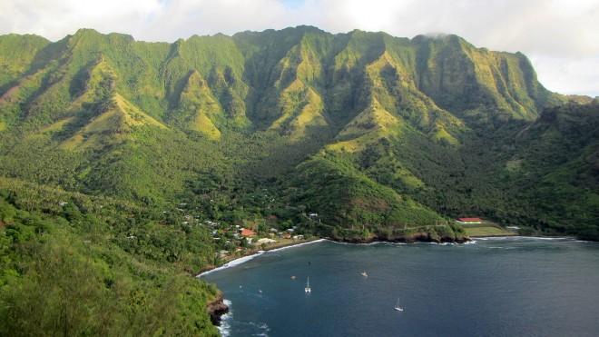 Exploring the Marquesas Islands © Valerie and Laurent Devin