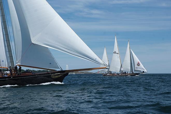 SPIRIT OF BERMUDA leads AMERICA skippered by Troy Sears leads the fleet away in the Spirit of tradition class. © Barry Pickthall / PPL