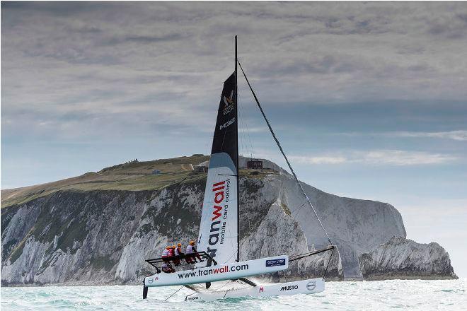 M32 Tranwall heads for the Needles – Artemis Challenge © Lloyd Images