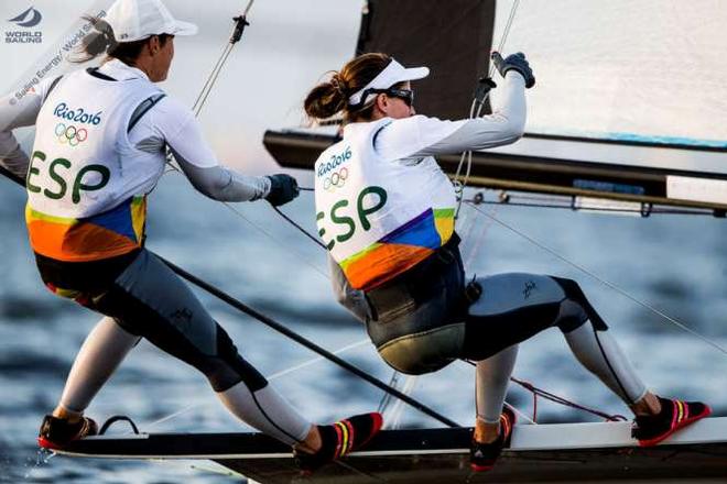 Tamara Echegoyen Dominguez and Berta Betanzos Moro (ESP) in the 49erFX Women's Skiff on Day 5 at the Rio 2016 Olympic Sailing Competition © Sailing Energy / World Sailing