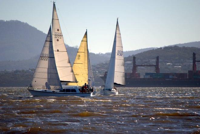 Engenue on her way to her third win in the RYCT Winter Series, closely followed by Serenity and Bronzewing - James Boag Winter Series ©  Peter Campbell