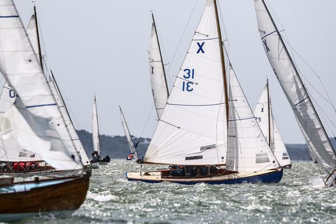 Day 6 - Aberdeen Asset Management Cowes Week – 12 Aug, 2016 ©  Paul Wyeth / CWL