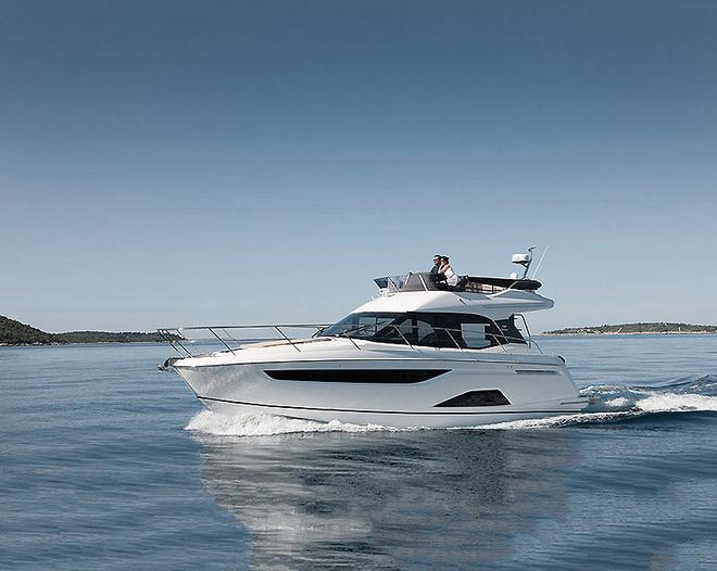 The very stylish Bavaria R40 © Bavaria Yachtbau