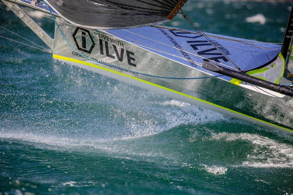 Ilive - 18ft Skiffs - Major A. Frizelle Trophy - October 16, 2016 © Michael Chittenden 