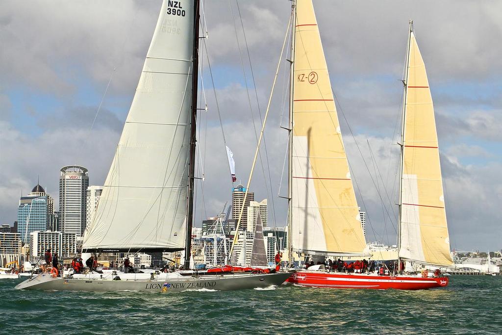 Start of PIC Coastal Classic - October 21, 2016 - Steinlager and Lion NZ head for the start - photo © Richard Gladwell www.photosport.co.nz