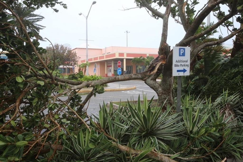  - Bermuda - Hurricane Nicole - October 13, 2016 © Ber News