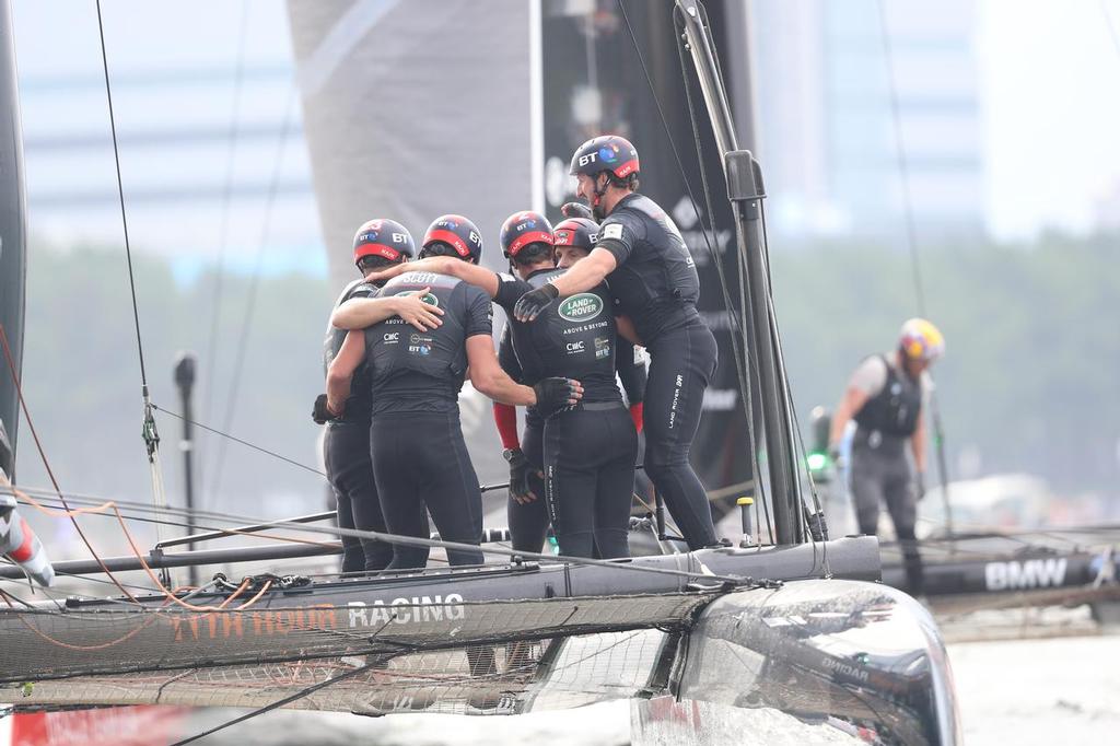 The LandRover BAR British Americas Cup Team skippered by Ben Ainslie ©  Harry KH / Land Rover BAR