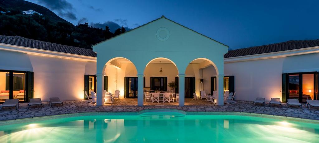 Elvira villa in Vassiliki © WildWind http://www.wildwind.co.uk/