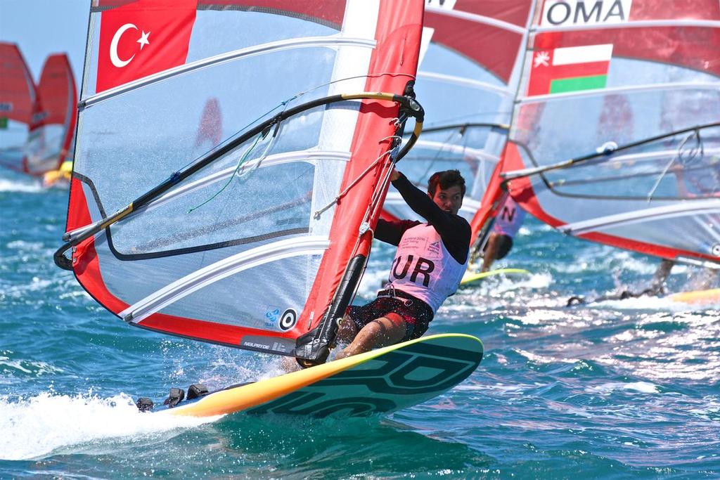 Mens RS:X start - Aon Youth Worlds 2016, Torbay, Auckland, New Zealand, Day 2 photo copyright Richard Gladwell www.photosport.co.nz taken at  and featuring the  class