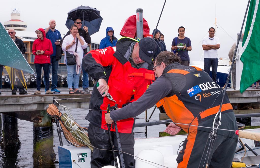 Matt Allen and Will Oxley doing some gardening to remove the Tracker © Crosbie Lorimer http://www.crosbielorimer.com