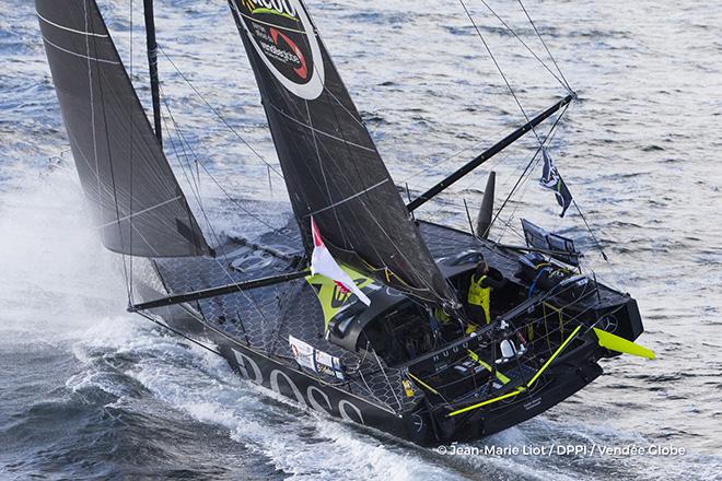 Hugo Boss, skipper Alex Thomson (GBR) at start of the Vendee Globe, in Les Sables d'Olonne, France, on November 6th, 2016 © Jean-Marie Liot