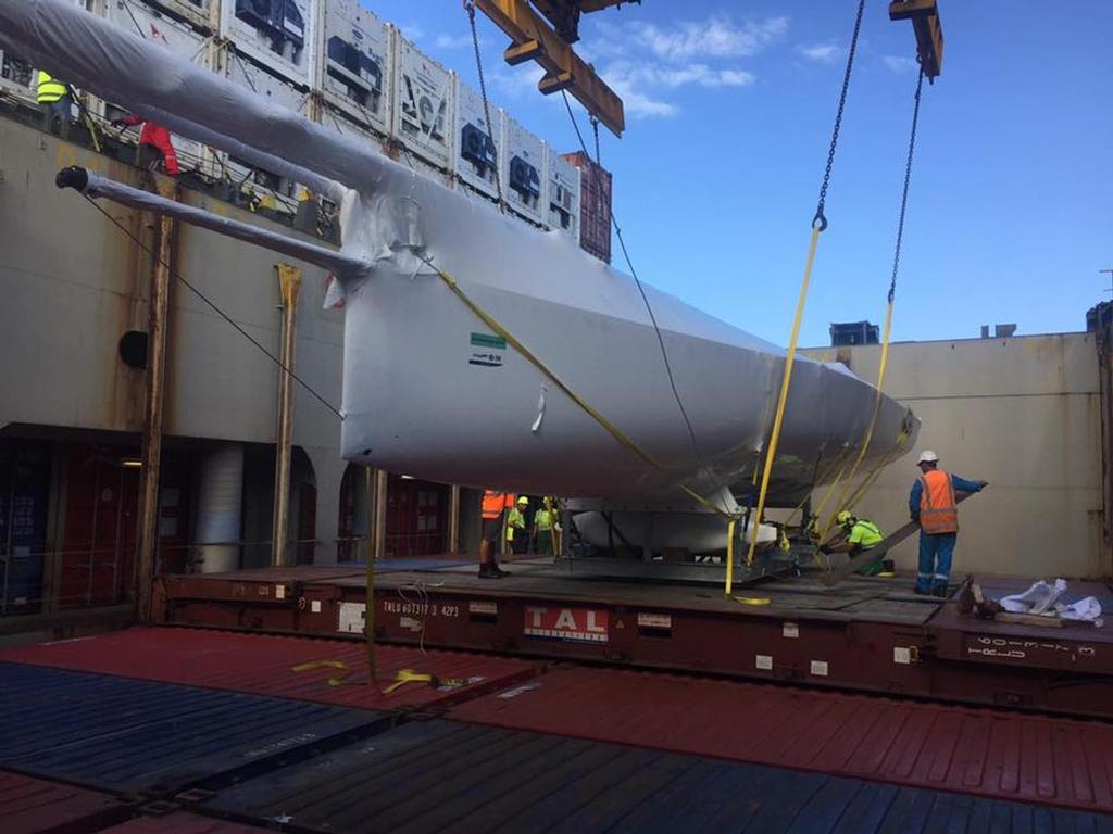  - Pac 52 - Invisible Hand loading at Tauranga - January 2017 © TNL Pindar