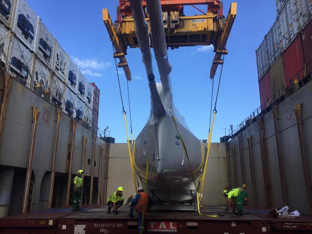  - Pac 52 - Invisible Hand loading at Tauranga - January 2017 © TNL Pindar