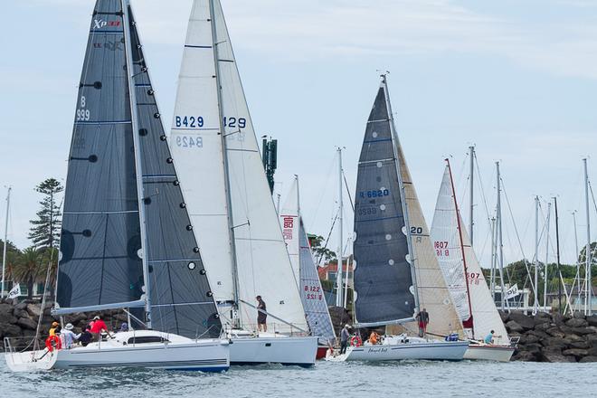 B999, Xenia, won Blue Division, but being bunched in there with all the bricks and not a lot of breeze was interesting.... - Club Marine Series ©  Alex McKinnon Photography http://www.alexmckinnonphotography.com