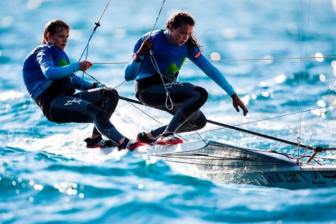 Spanish sisters, Carla and Marta Munté Carrasco – 49erFX © Sailing Energy / World Sailing