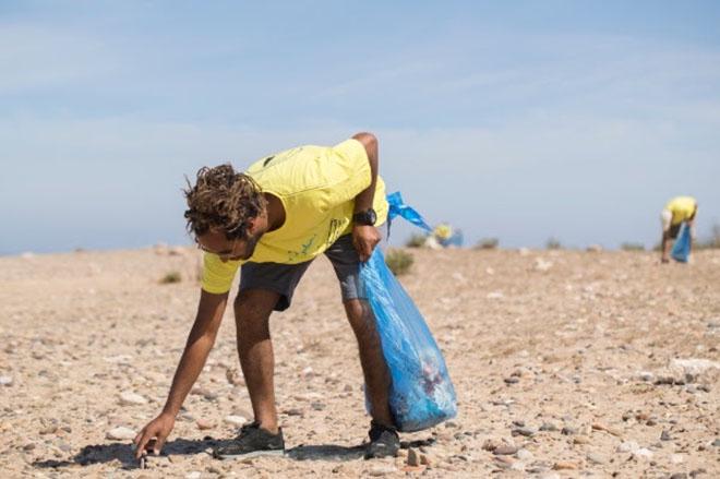 Boujmaa Guilloul - Beach clean-up - Morocco Spot X Day 3 © Pierre Bouras