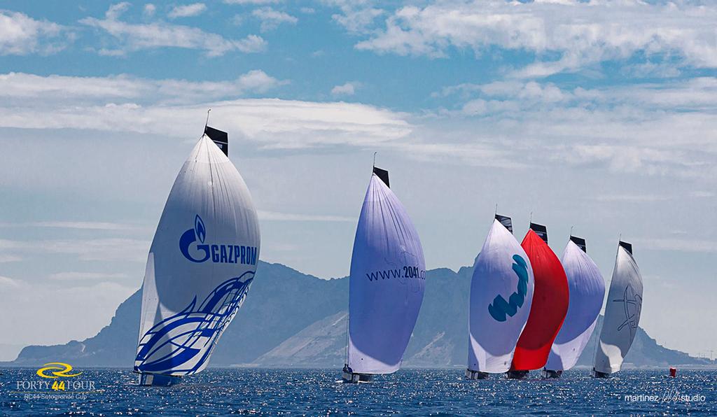 Fleet racing against the backdrop of Gibraltar - 2017 RC44 Championship © MartinezStudio.es