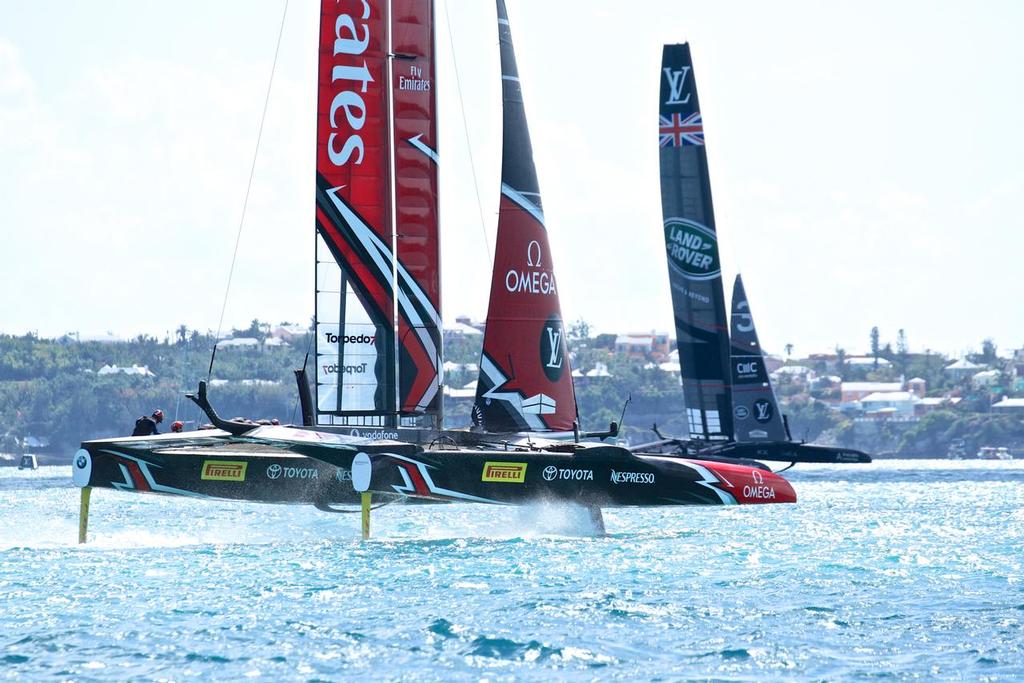 Race 11 - Emirates Team NZ heads upwind while Land Rover BAR is still on the downwind leg   - 35th America’s Cup - Bermuda  May 28, 2017 © Richard Gladwell www.photosport.co.nz