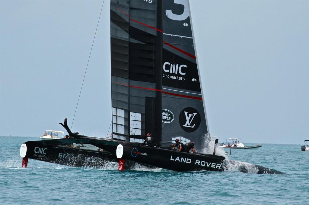 Land Rover BAR does a splashdown Round Robin 2, Day 6 - 35th America's Cup - Bermuda  June 1, 2017 © Richard Gladwell www.photosport.co.nz