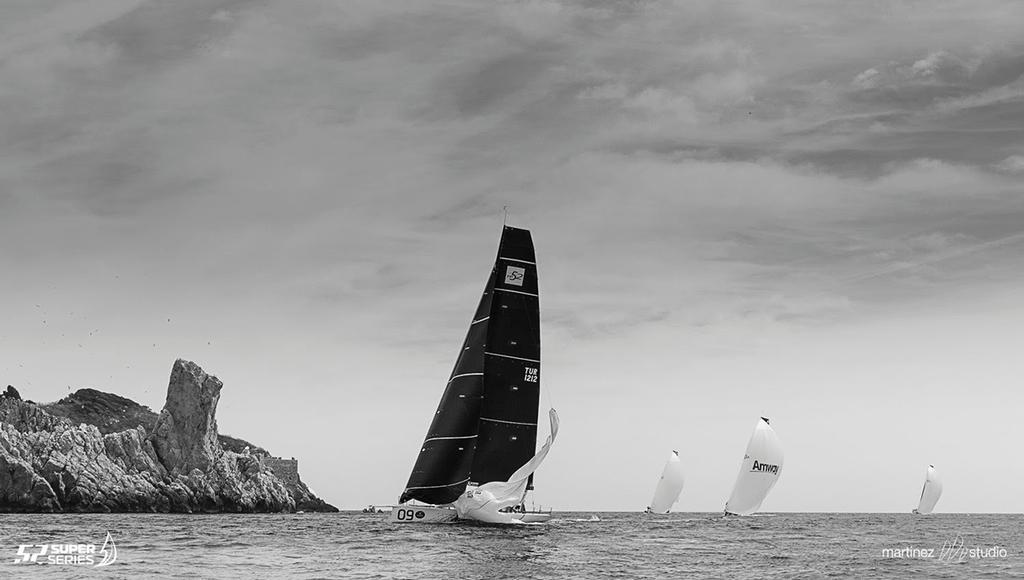 Provezza leading early on - 2017 Rolex TP52 World Championship © Martinez Studio/52 Super Series