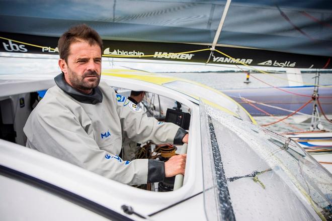 François Gabart and his crew concentrating on the start of The Bridge ©  Vincent Curutchet / DPPI / Macif