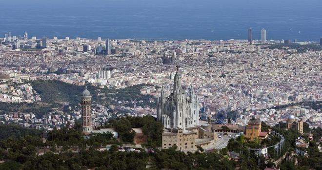 The cosmopolitan capital of Spain’s Catalonia is a major tourist destination and one of the world’s leading cultural and economic centres - Extreme Sailing Series © Nico Martinez http://www.nicomartinez.com