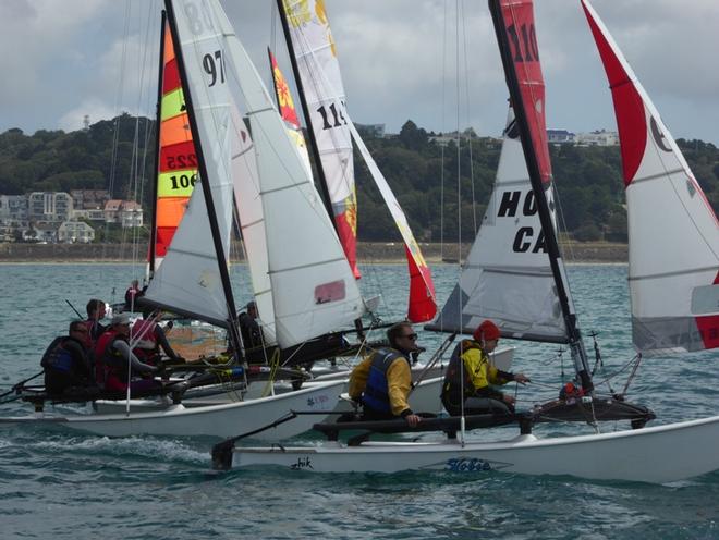 H16's coming up to the start – Channel Islands Hobie Cat Championships ©  Elaine Burgis