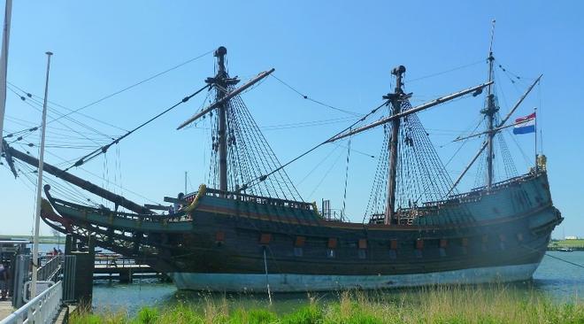 Batavia reproduction. Without top masts. Stavoren. Nl © SV Taipan