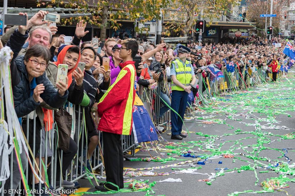 Emirates Team New Zealand Parade in Queen Street in Auckland © ETNZ/Carlo Borlenghi